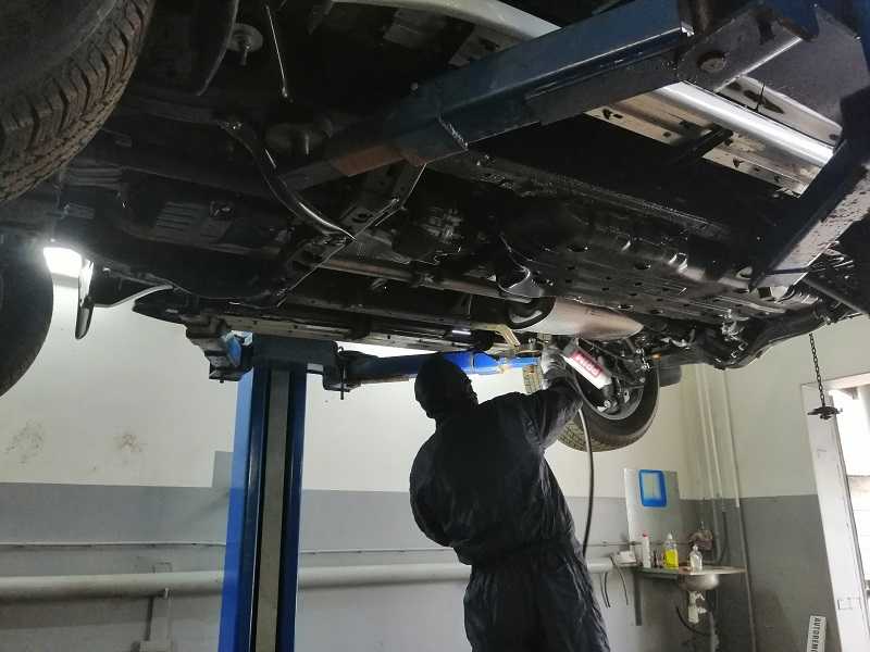 Toyota land cruiser 100 ремонт незначительных повреждений кузовных панелей